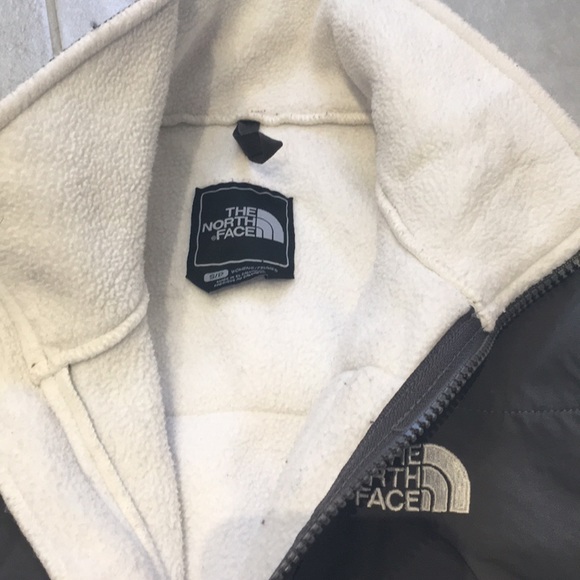 Size small north face jacket FLASH SALE - Picture 2 of 3